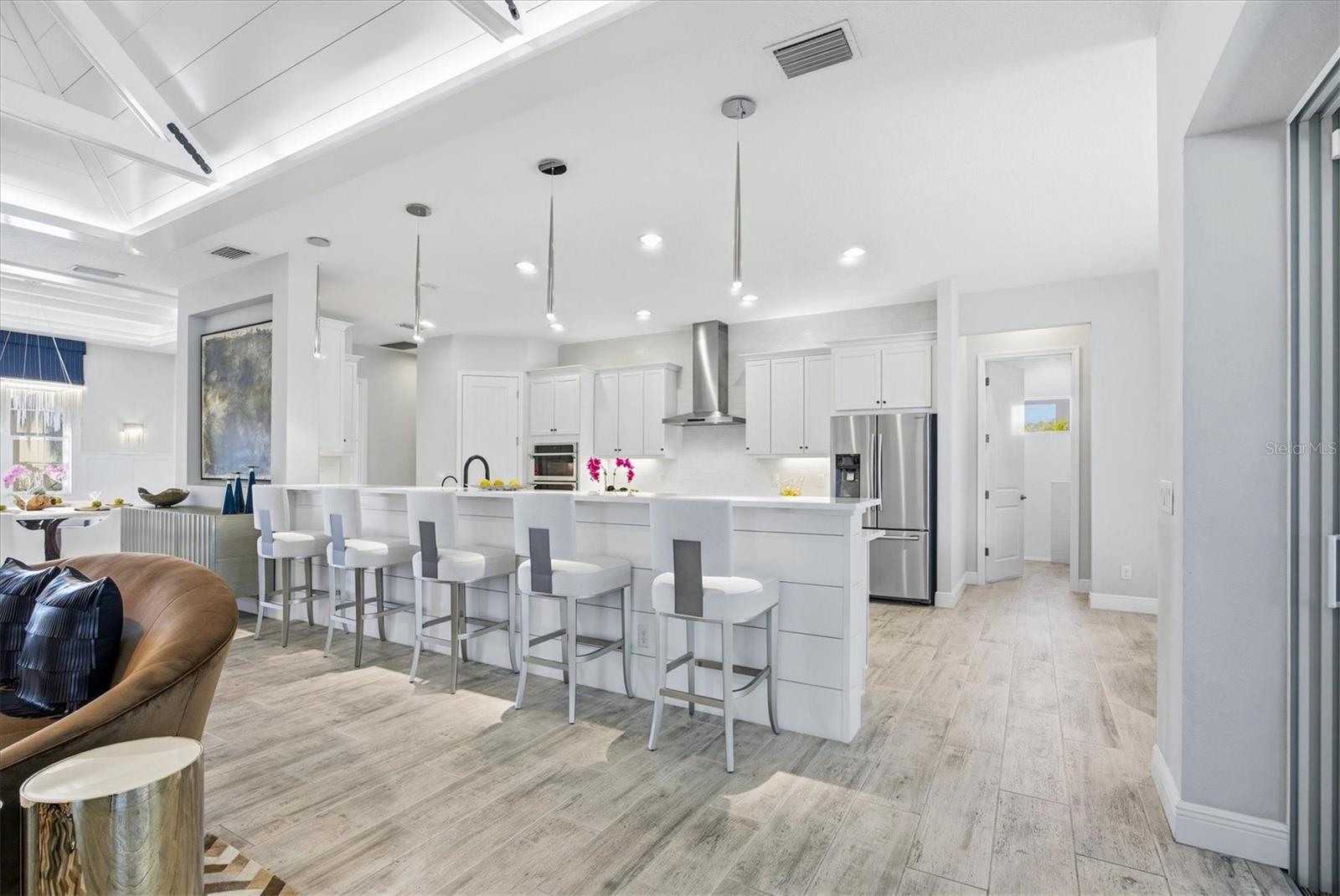 HAMPTON LAKES - Residential