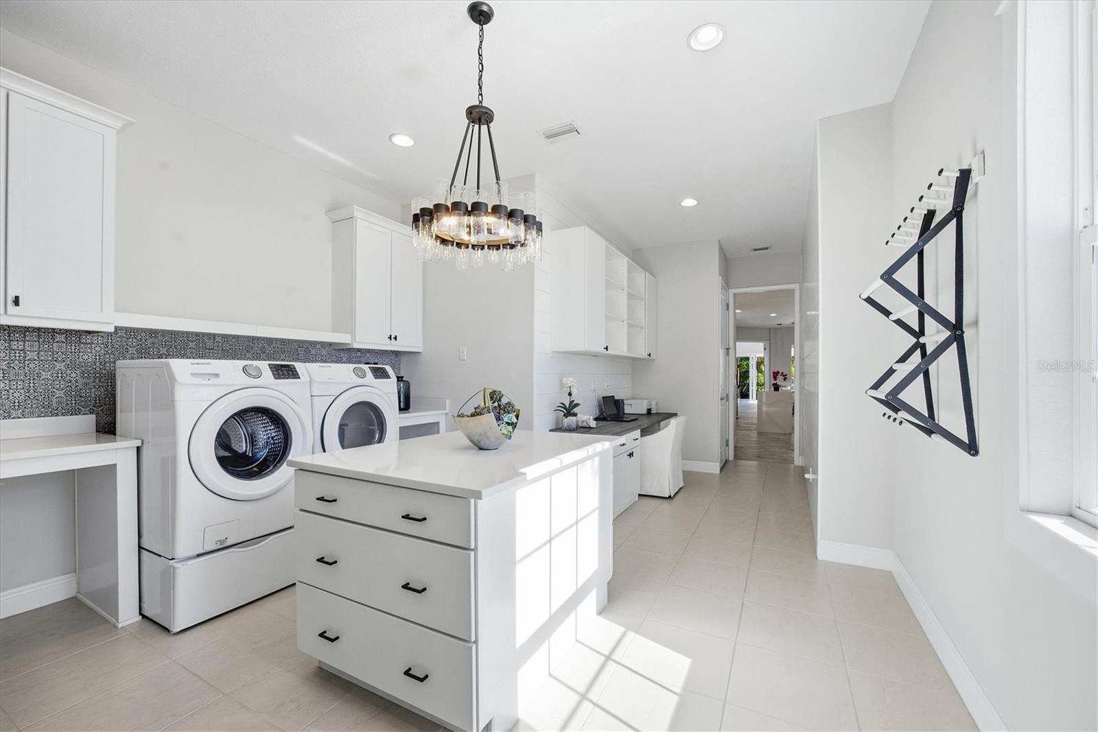 HAMPTON LAKES - Residential