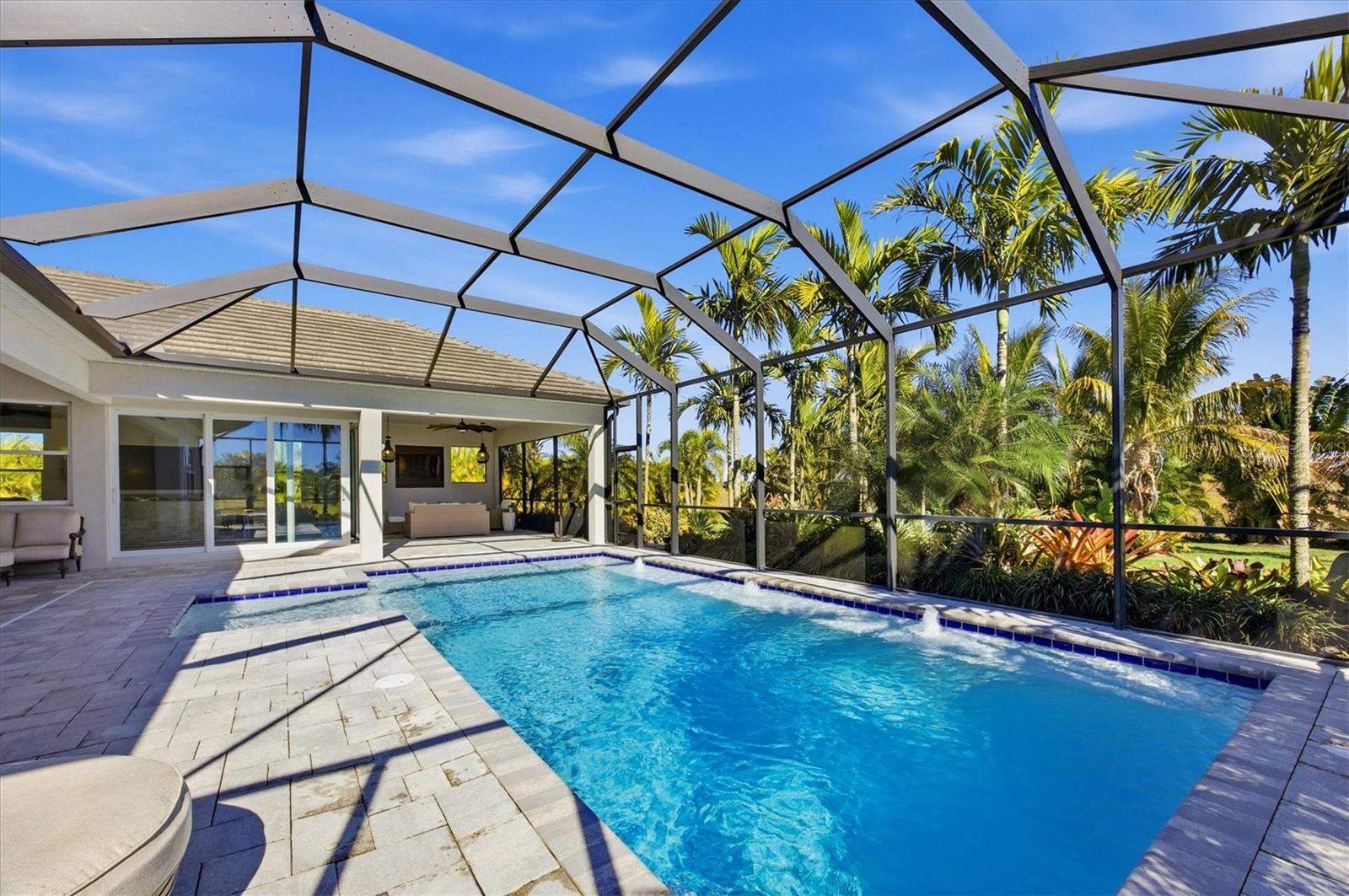 HAMPTON LAKES - Residential