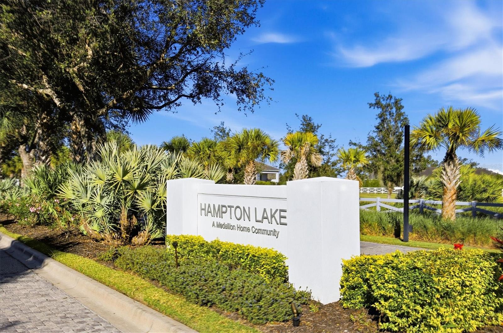 HAMPTON LAKES - Residential