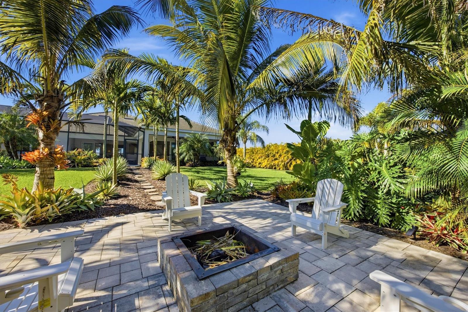 HAMPTON LAKES - Residential