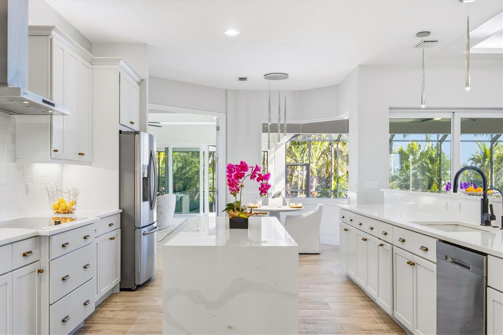 HAMPTON LAKES - Residential