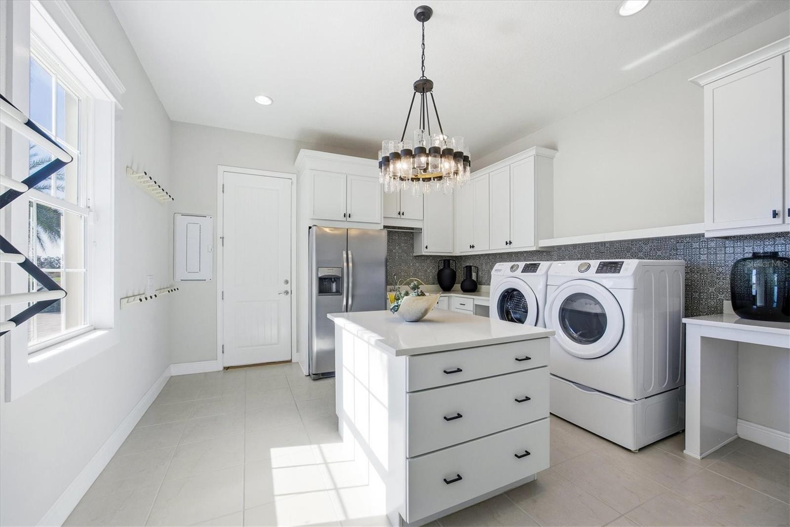 HAMPTON LAKES - Residential