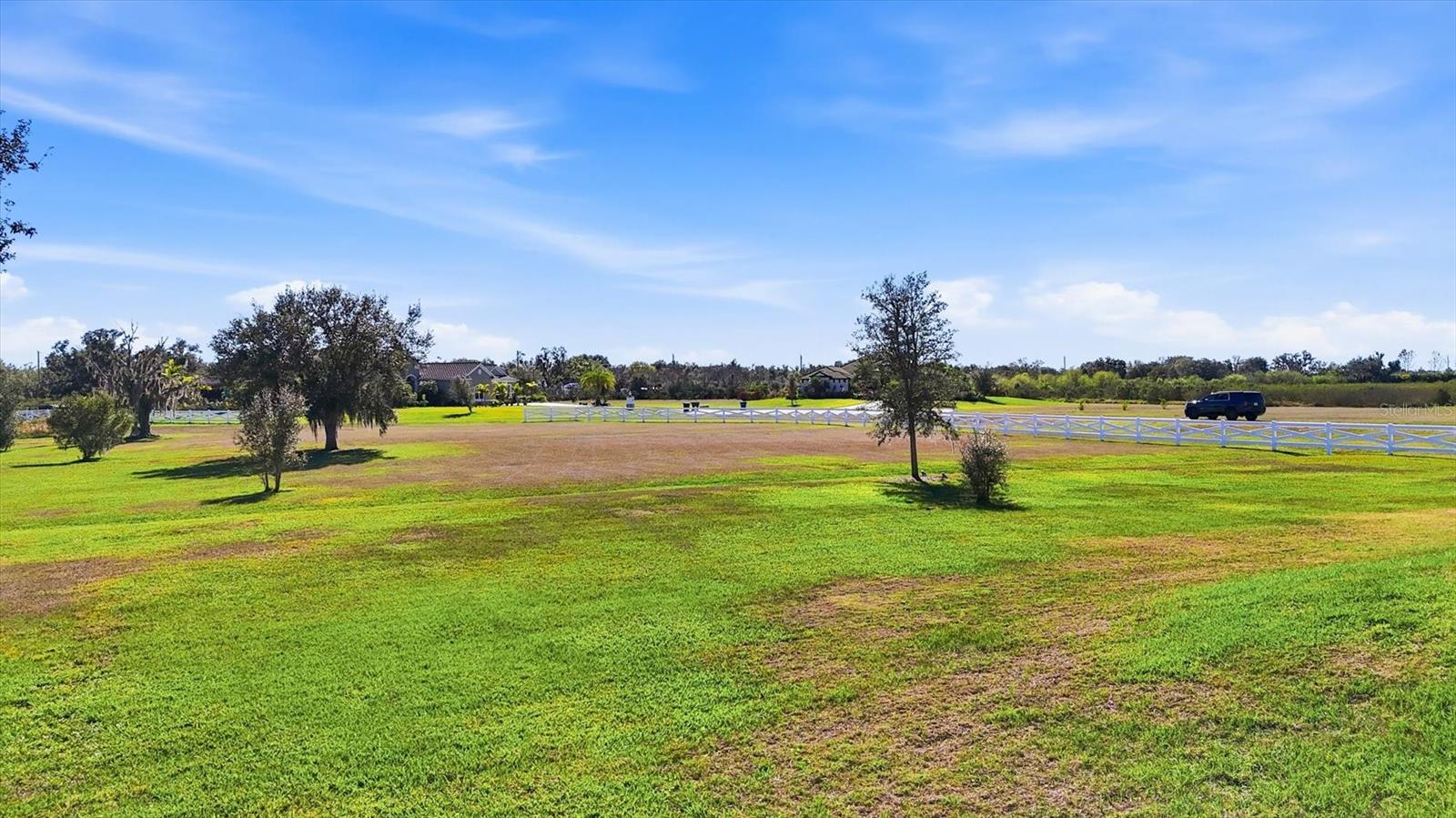 HAMPTON LAKES - Residential