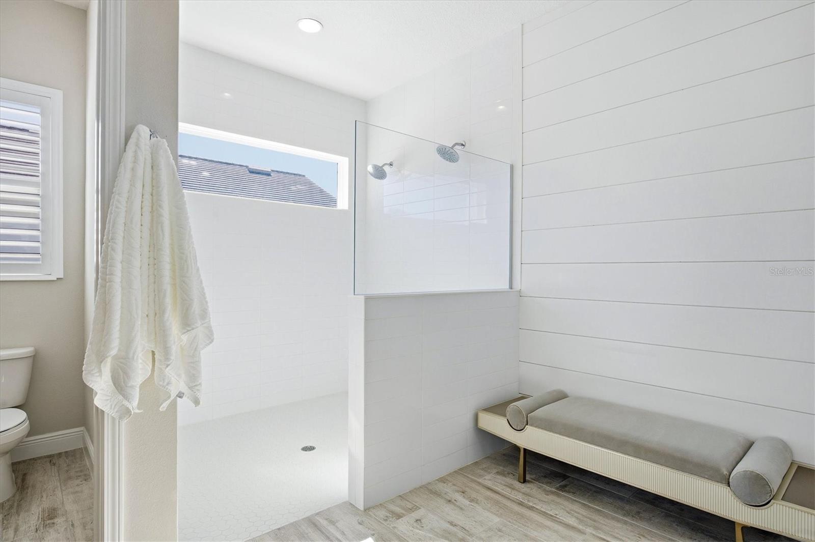 HAMPTON LAKES - Residential