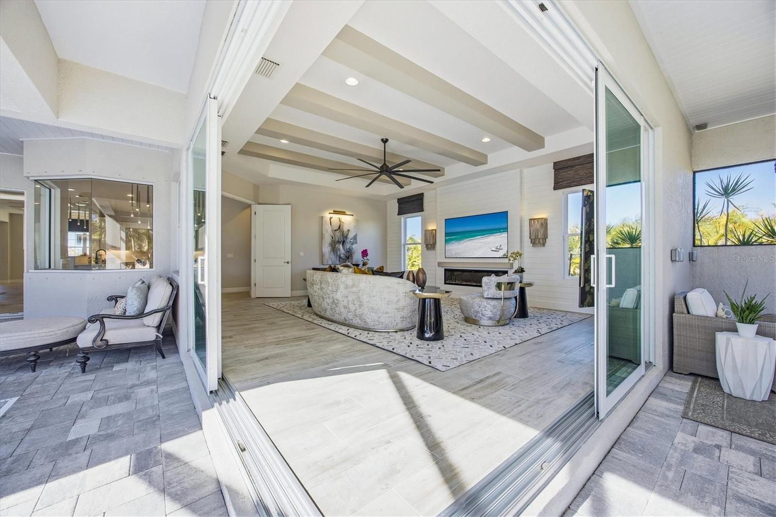 HAMPTON LAKES - Residential