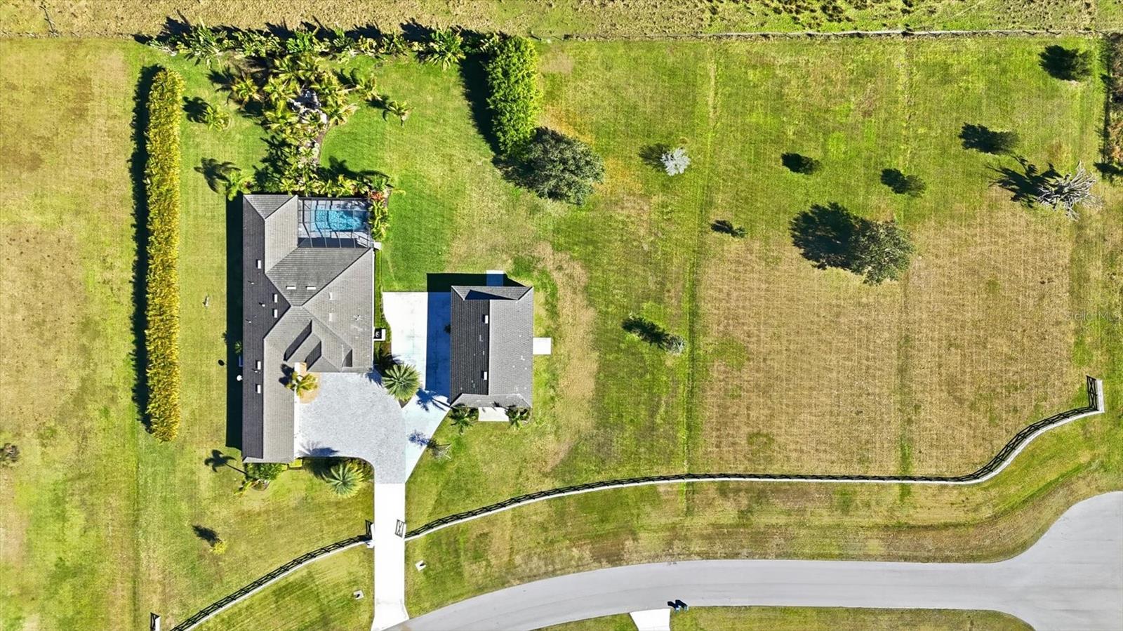 HAMPTON LAKES - Residential