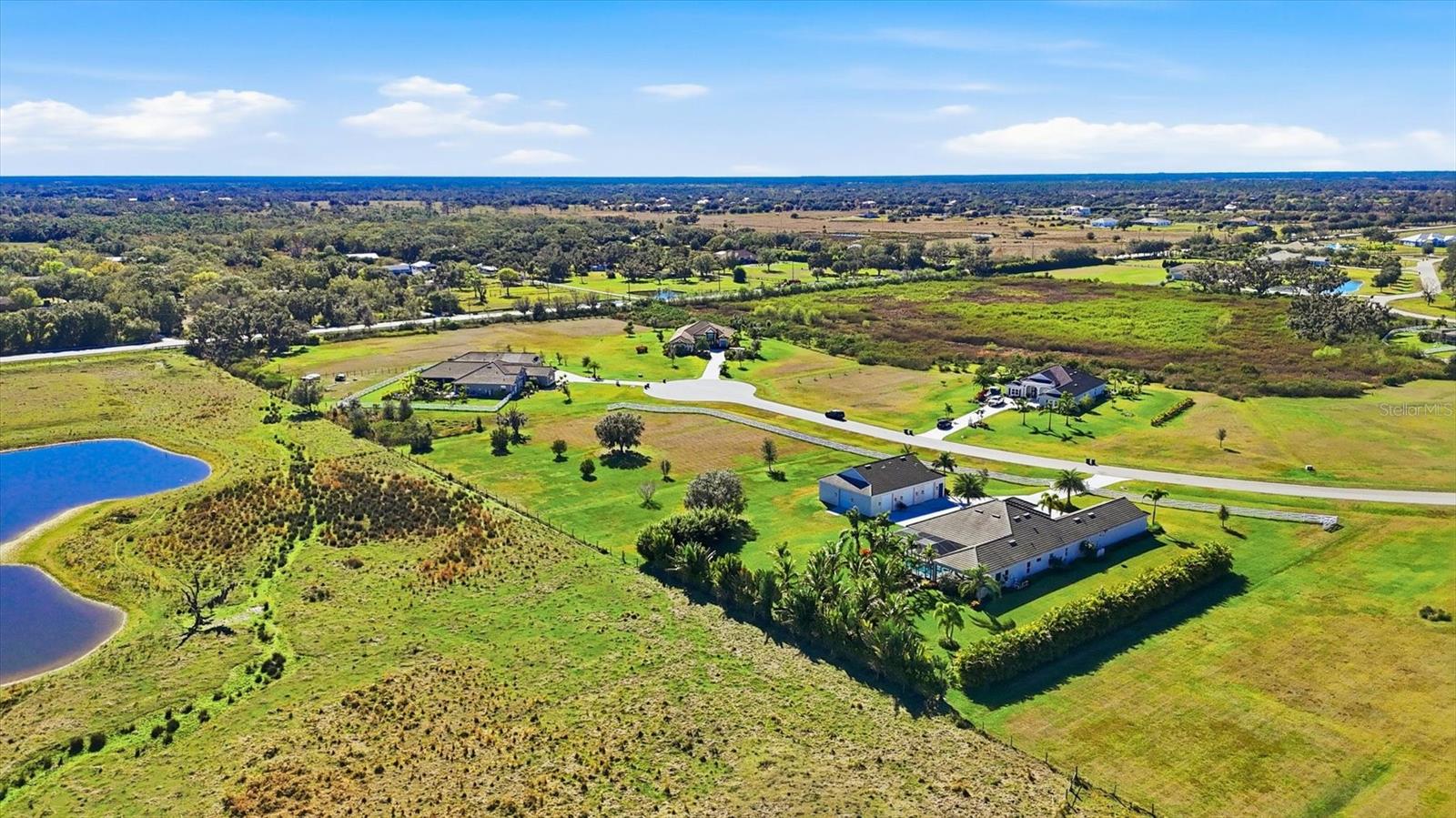 HAMPTON LAKES - Residential
