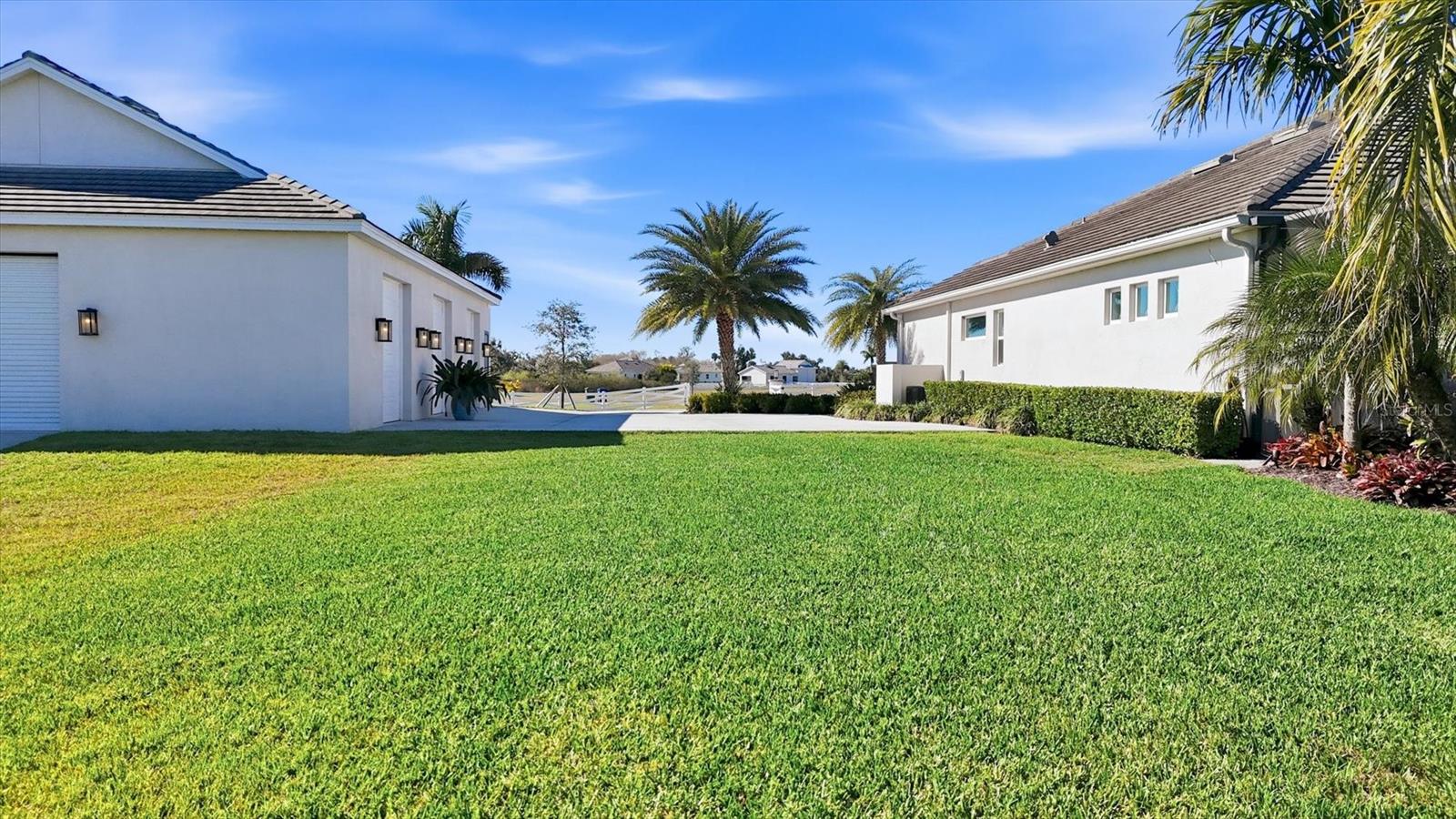 HAMPTON LAKES - Residential