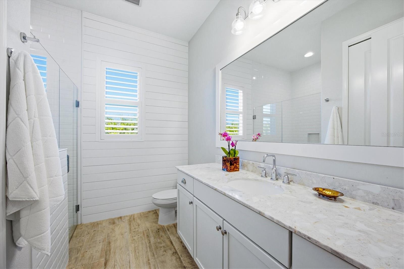 HAMPTON LAKES - Residential