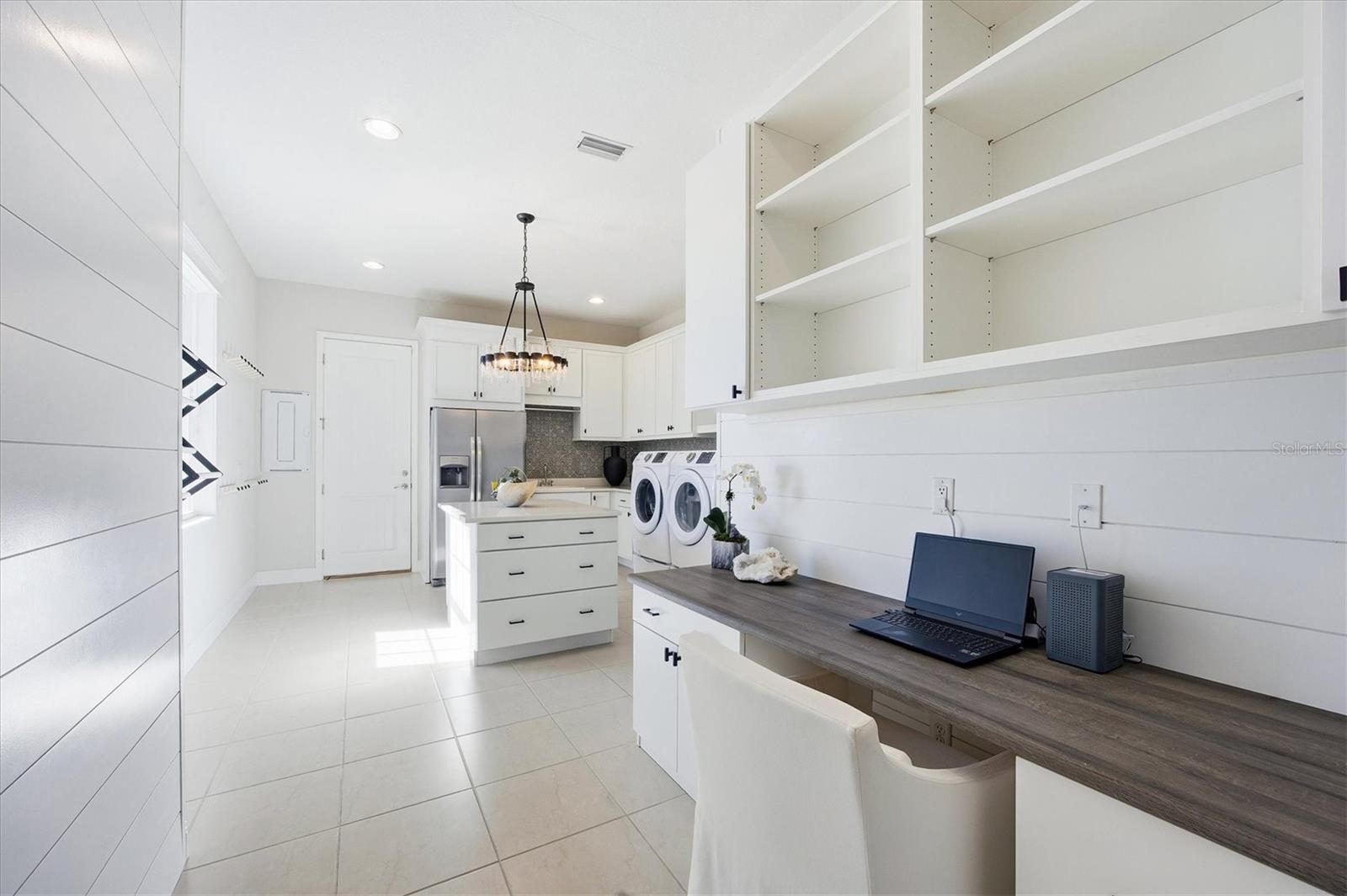 HAMPTON LAKES - Residential