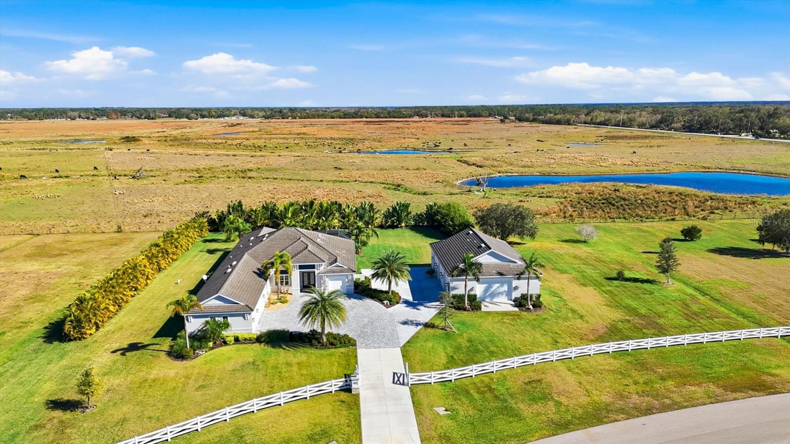 HAMPTON LAKES - Residential
