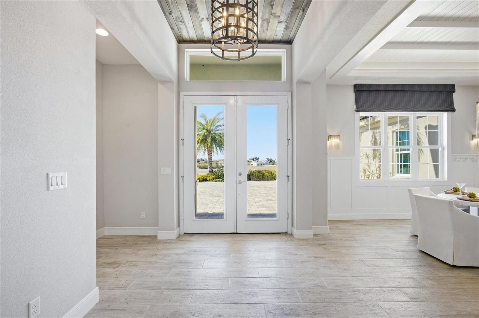 HAMPTON LAKES - Residential