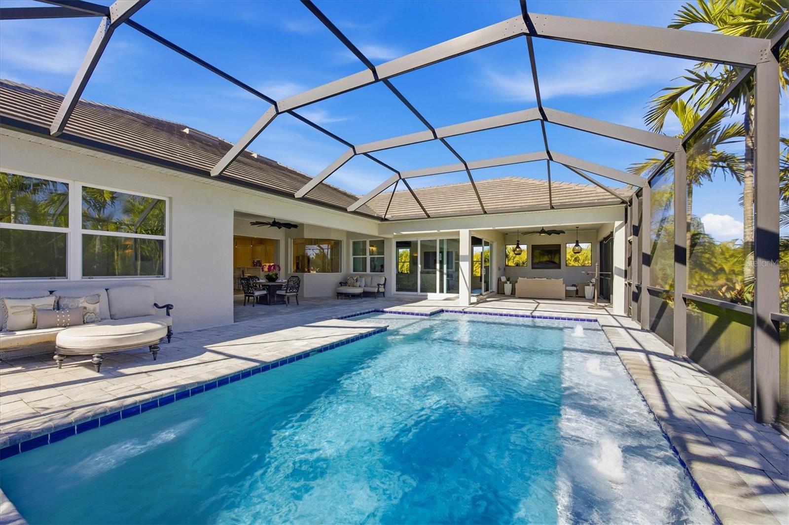 HAMPTON LAKES - Residential
