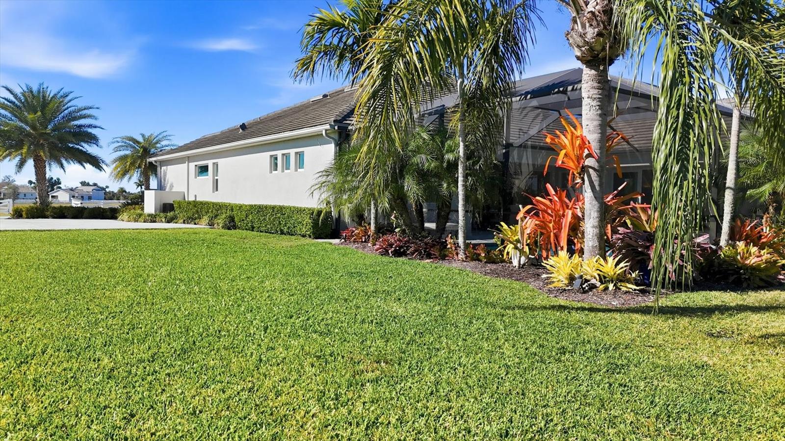 HAMPTON LAKES - Residential