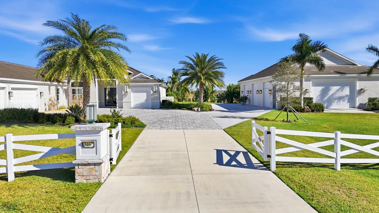 HAMPTON LAKES - Residential