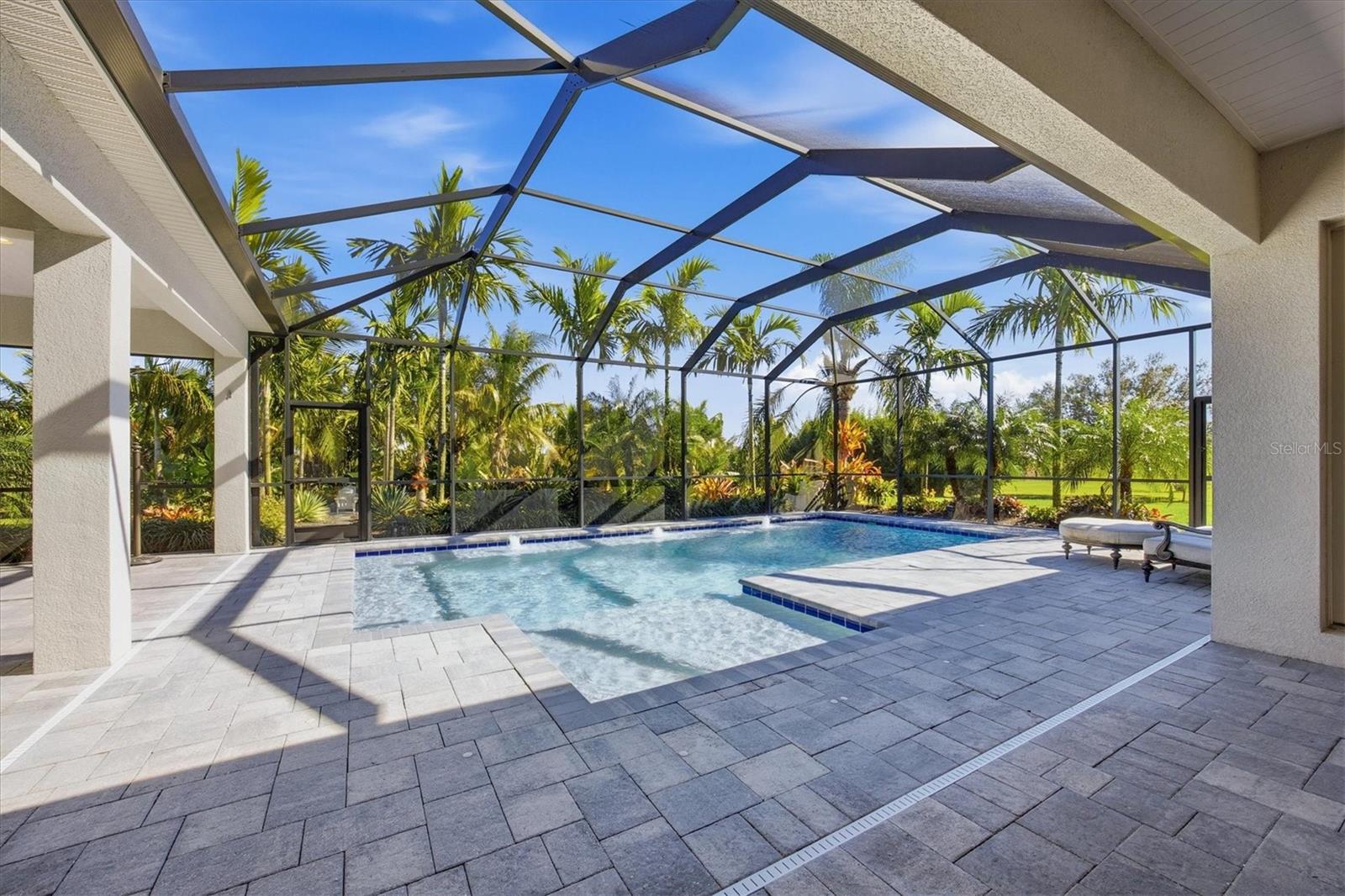 HAMPTON LAKES - Residential