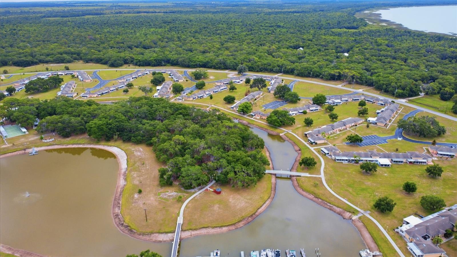 LAKESHORE CLUB - Residential