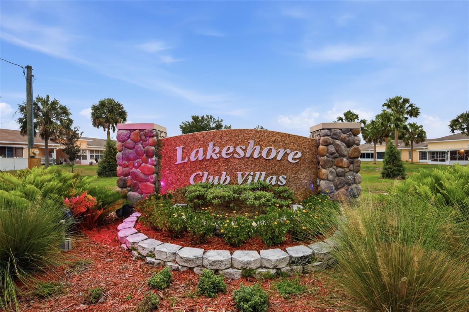 LAKESHORE CLUB - Residential