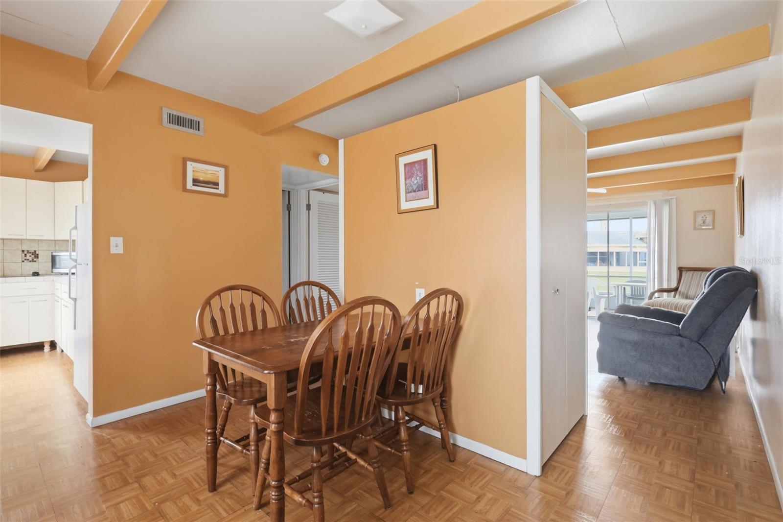 LAKESHORE CLUB - Residential