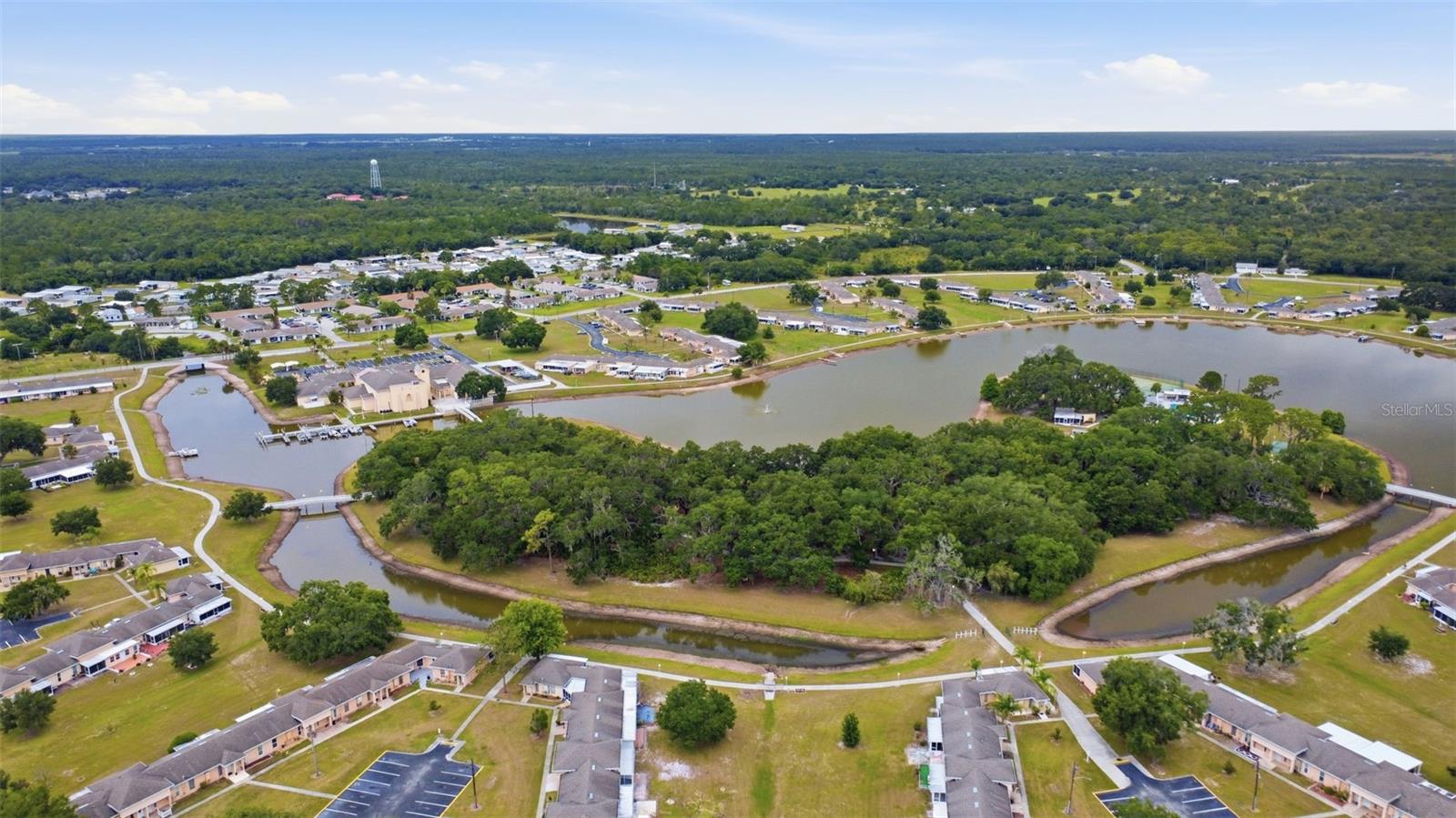 LAKESHORE CLUB - Residential