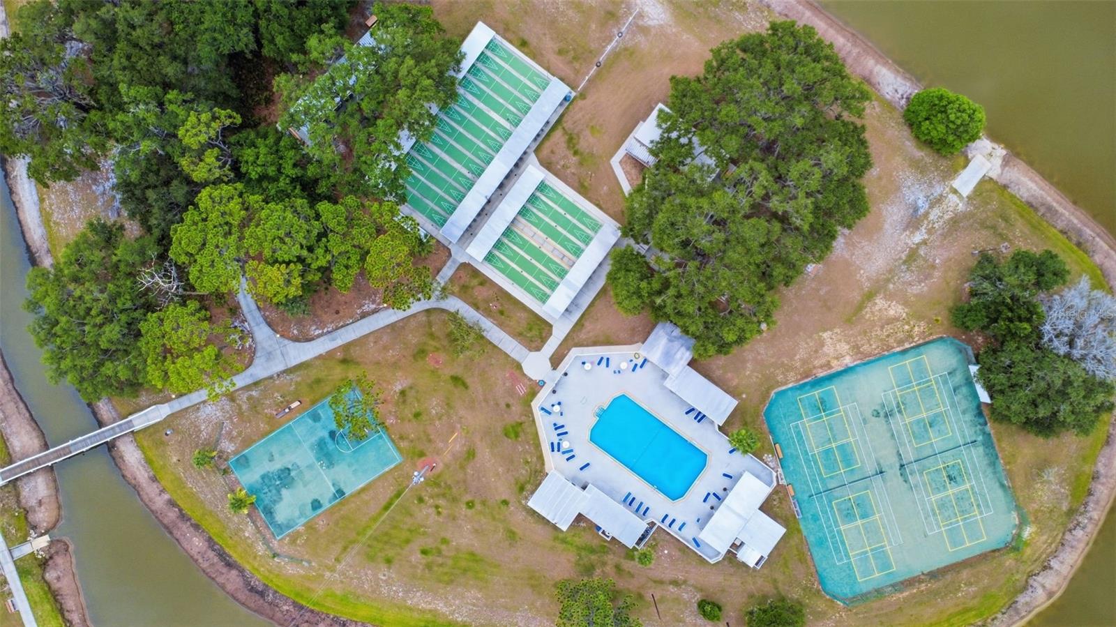 LAKESHORE CLUB - Residential