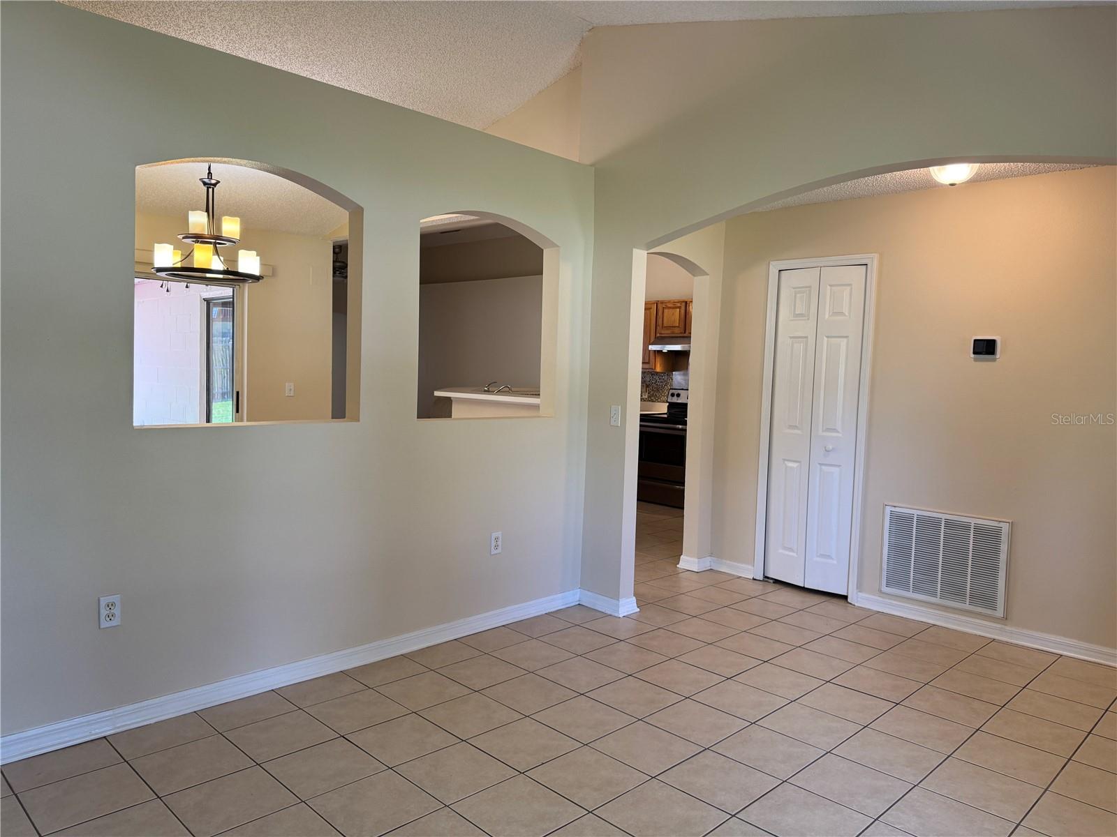 DELTONA LAKES UNIT 04 - Residential