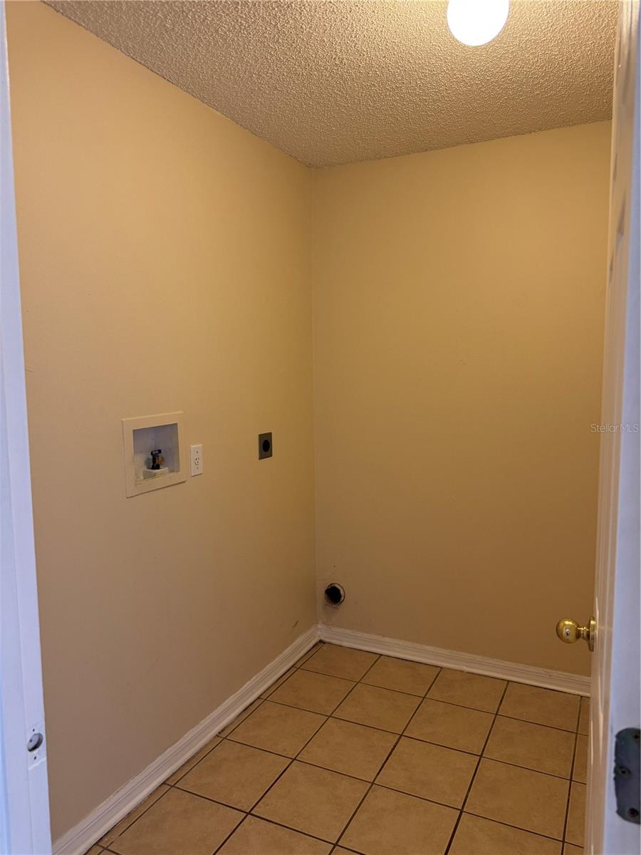 DELTONA LAKES UNIT 04 - Residential