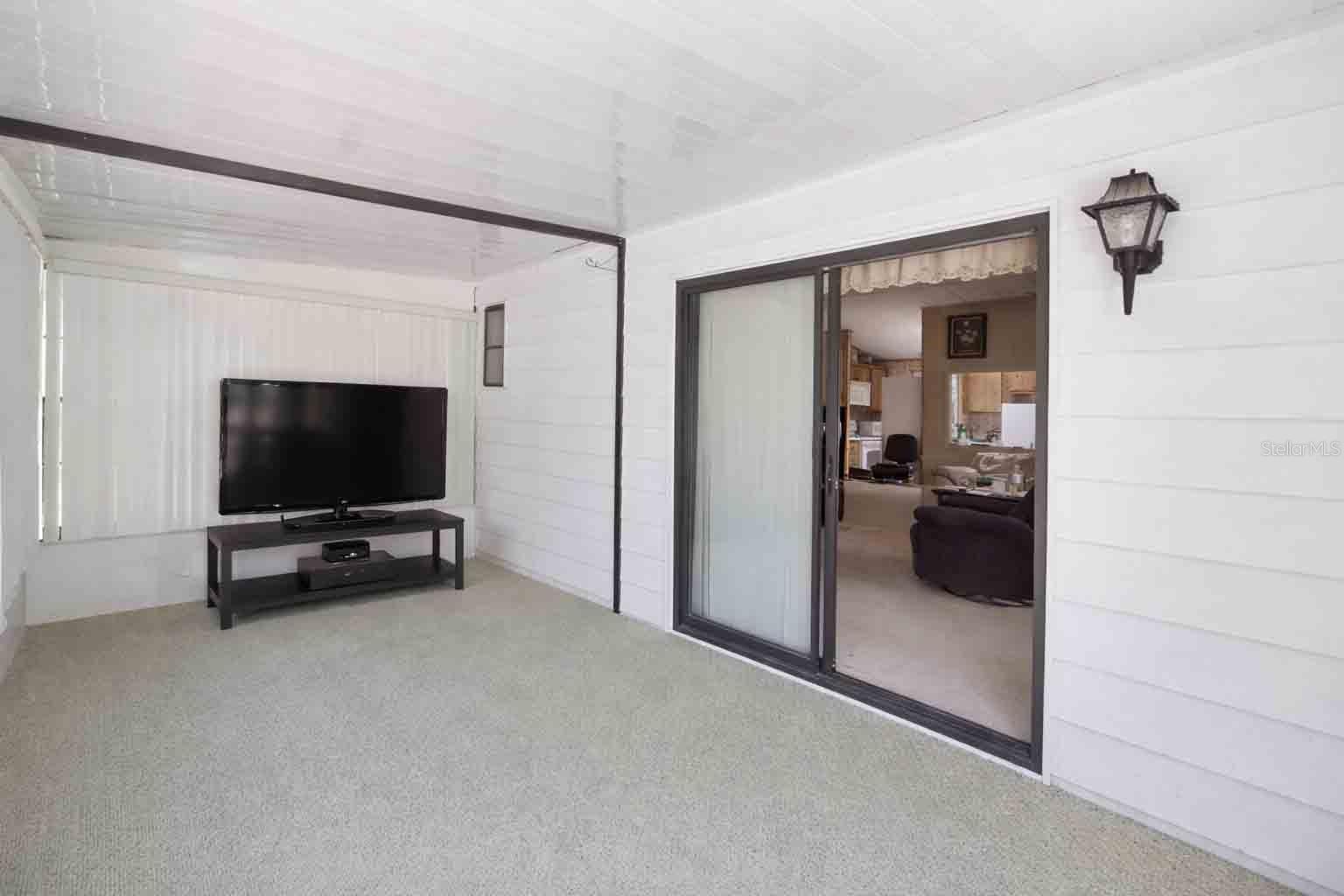 LADY LAKE ORANGE BLOSSOM GARDENS UNIT 07 - Residential