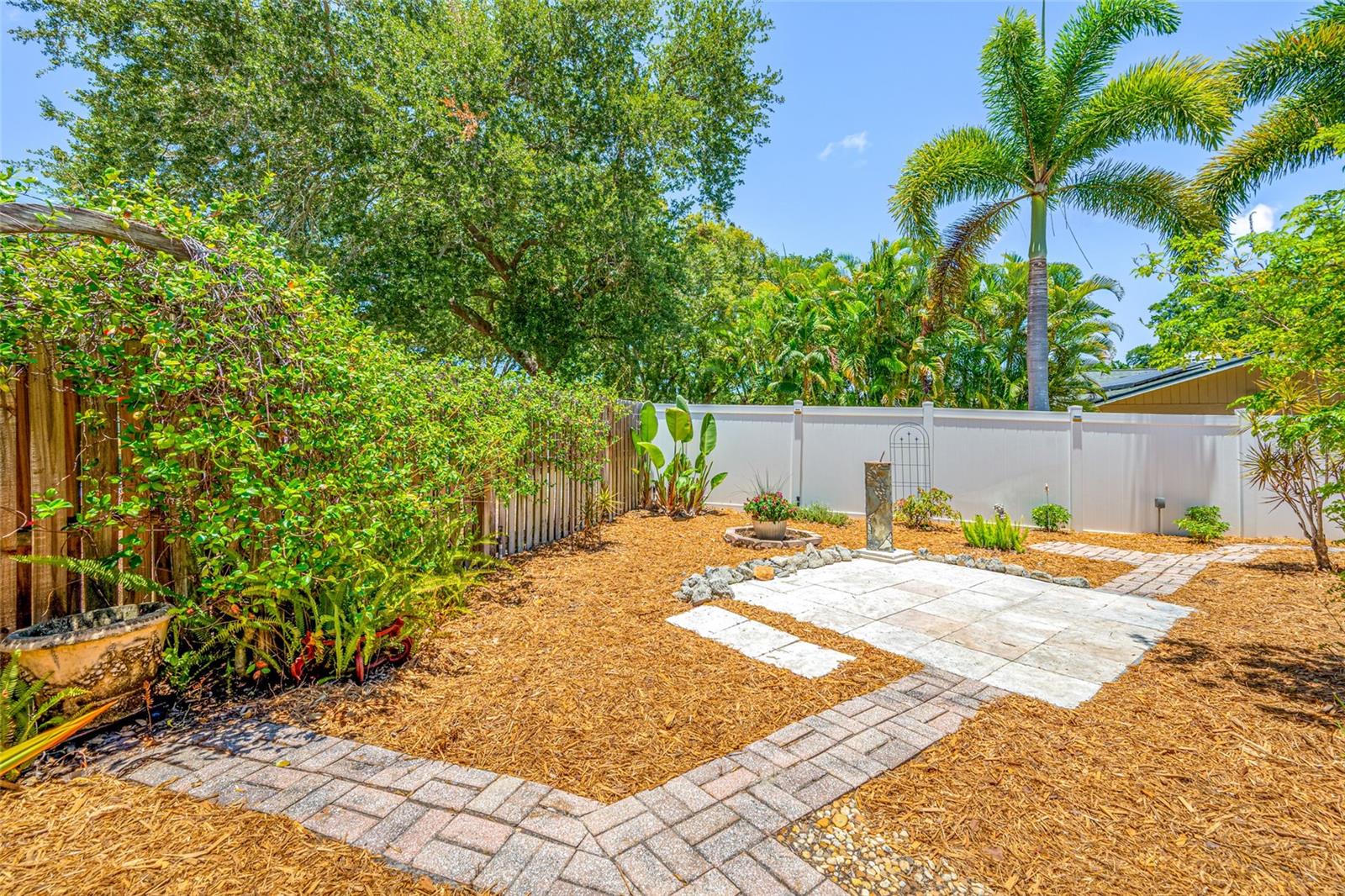 EAGLE CHASE - Residential