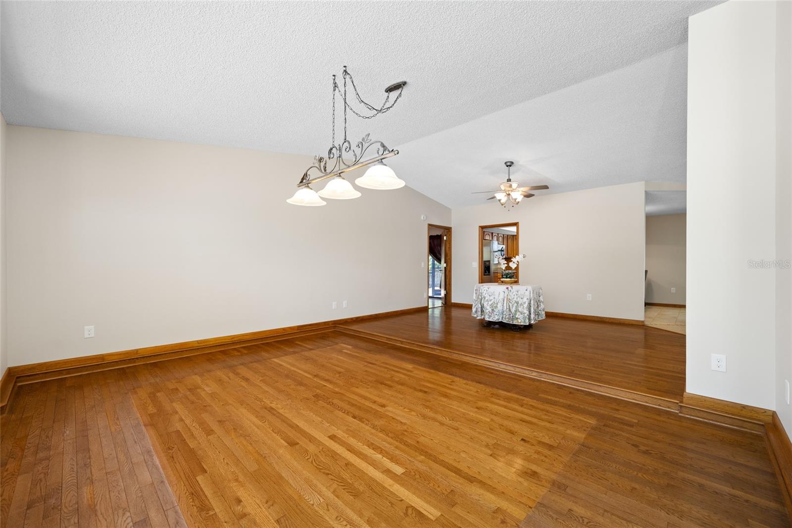 EAGLE CHASE - Residential