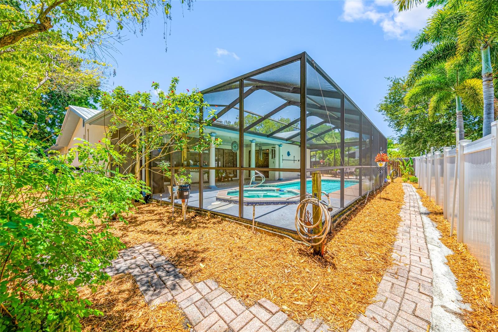 EAGLE CHASE - Residential
