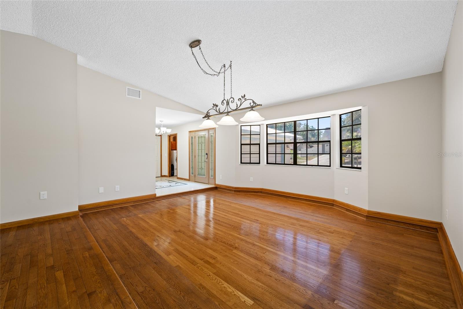 EAGLE CHASE - Residential