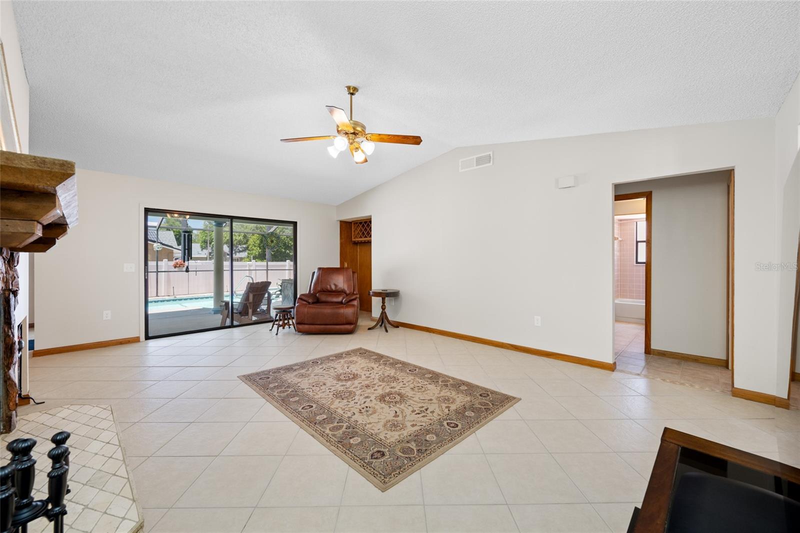 EAGLE CHASE - Residential