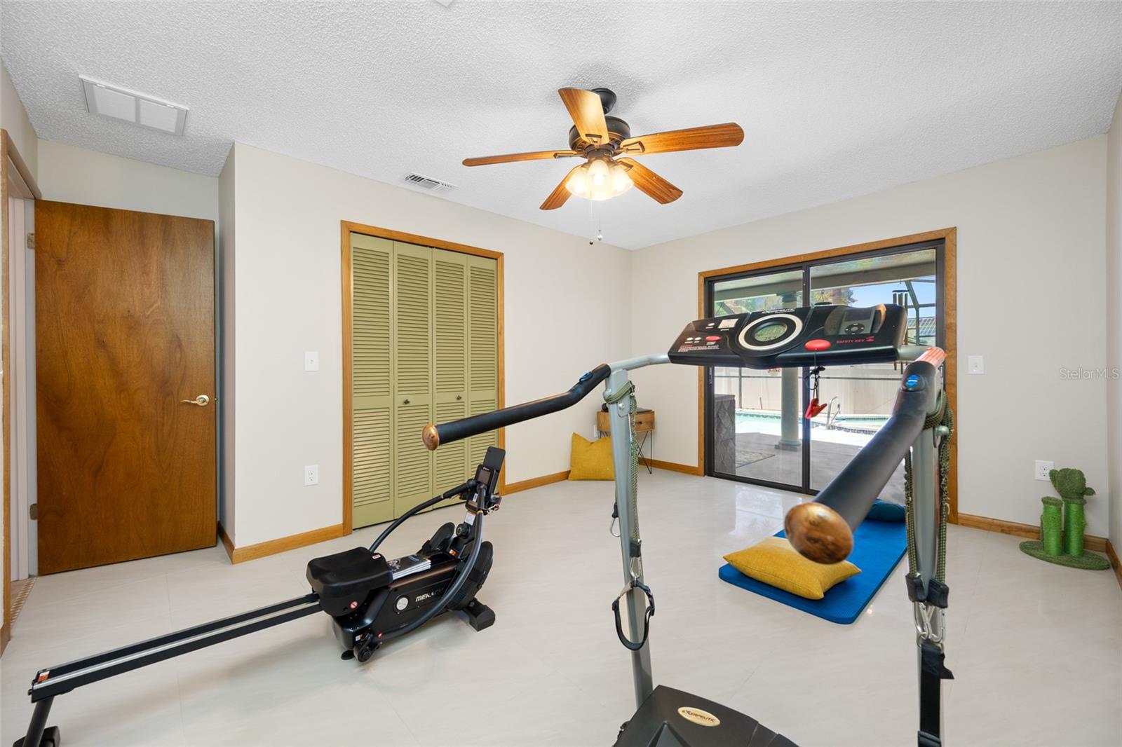 EAGLE CHASE - Residential
