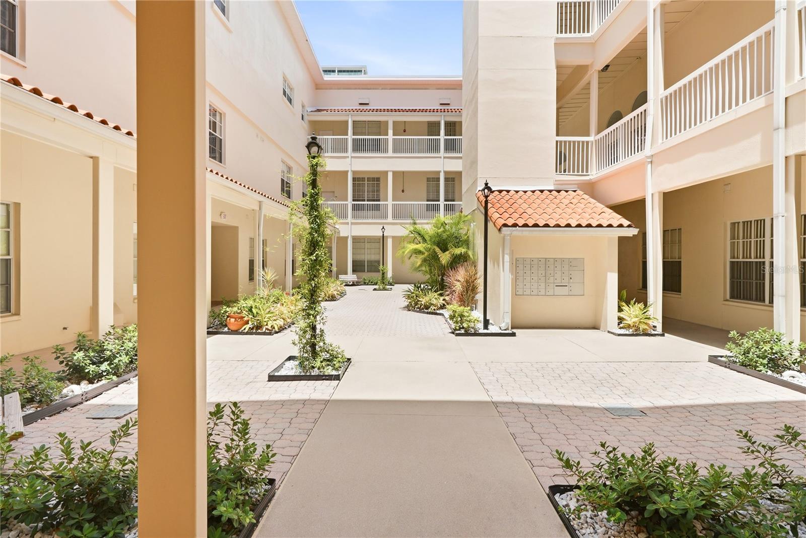 701 MIRROR LAKE CONDO - Residential