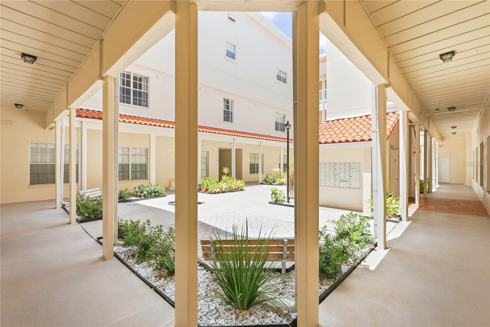 701 MIRROR LAKE CONDO - Residential
