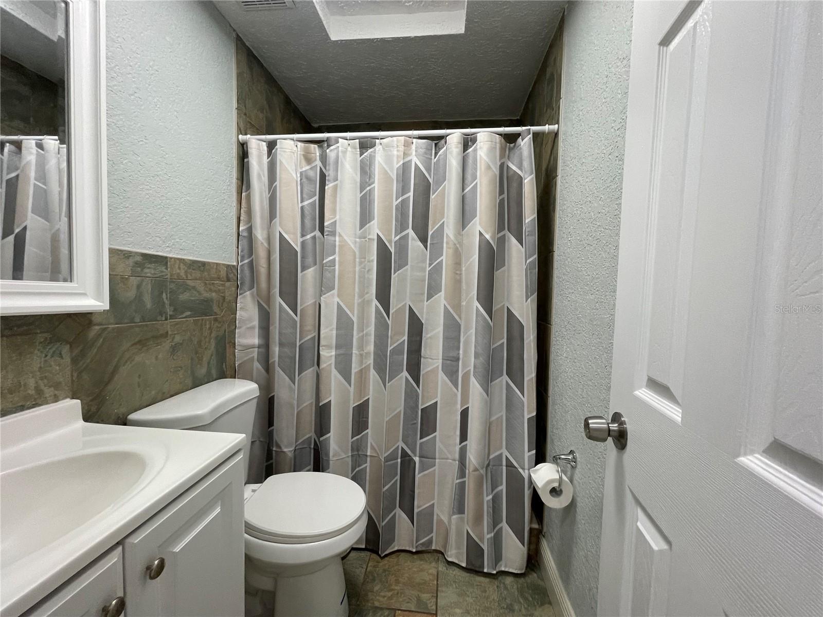 FOREST LAKE ESTATES - Residential Lease