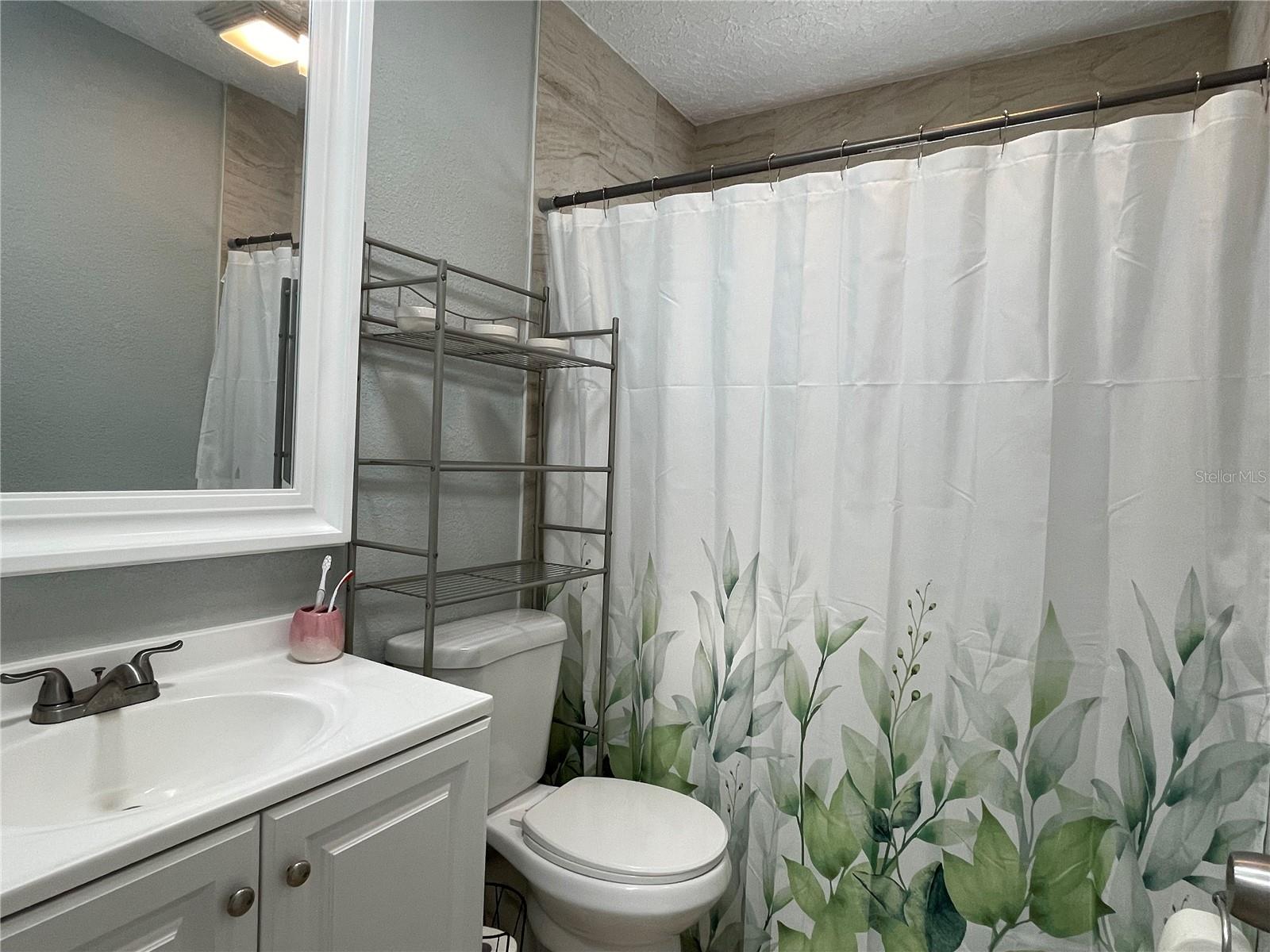 FOREST LAKE ESTATES - Residential Lease