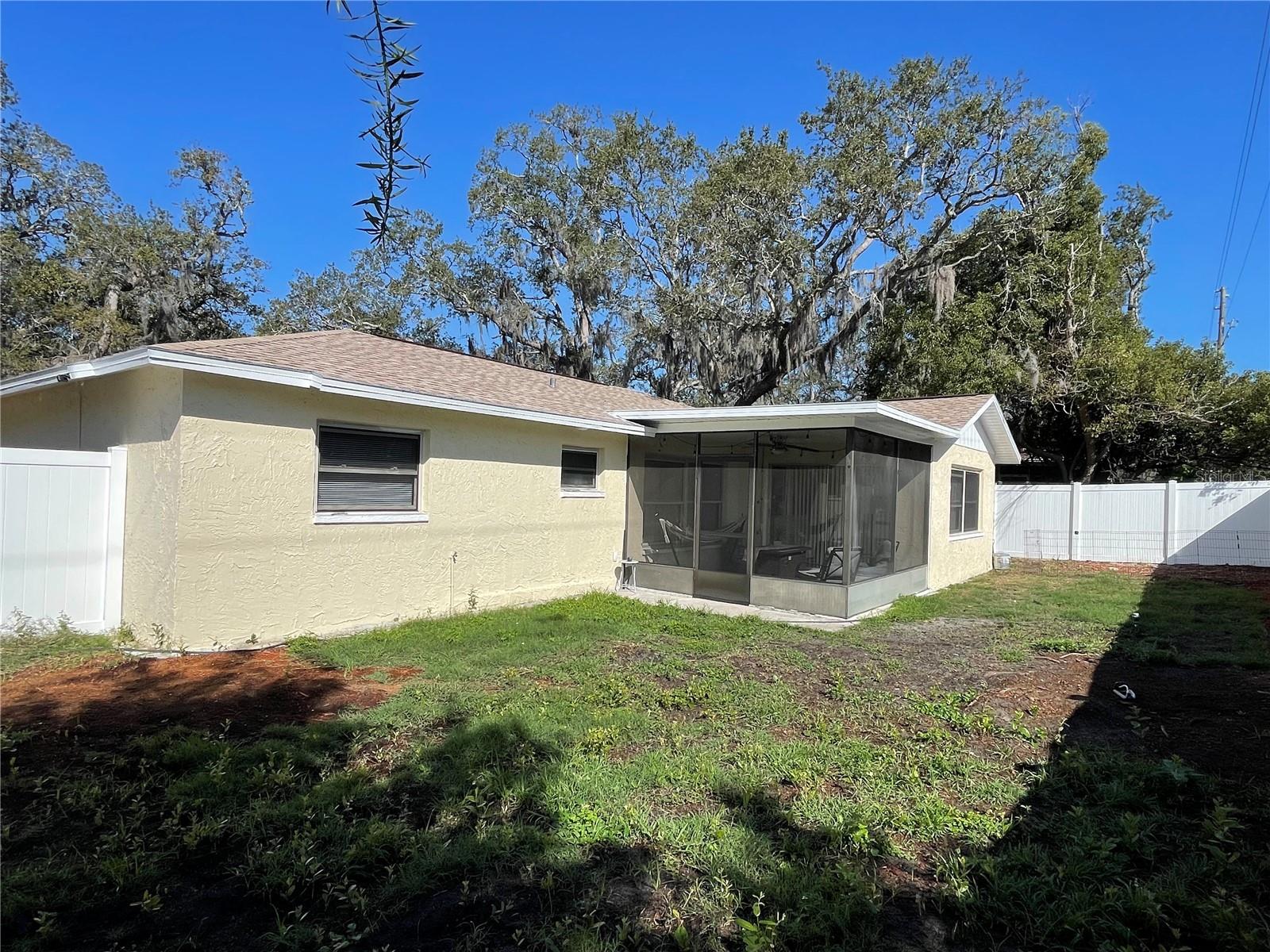 FOREST LAKE ESTATES - Residential Lease