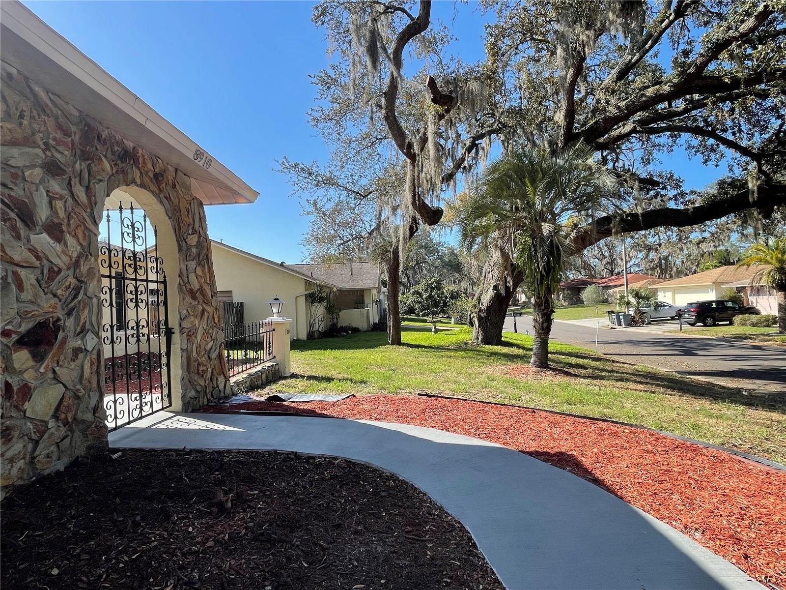 FOREST LAKE ESTATES - Residential Lease