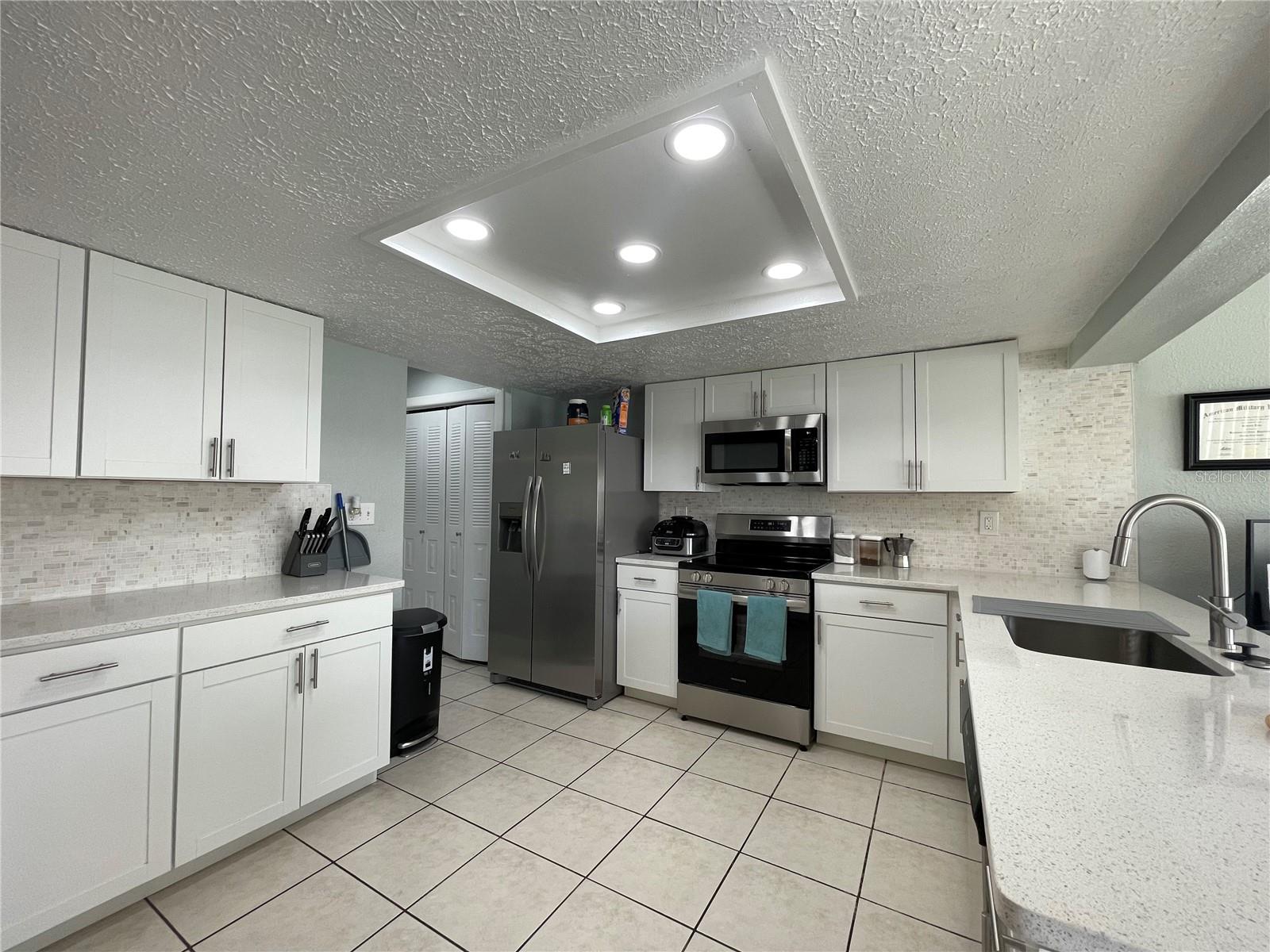 FOREST LAKE ESTATES - Residential Lease