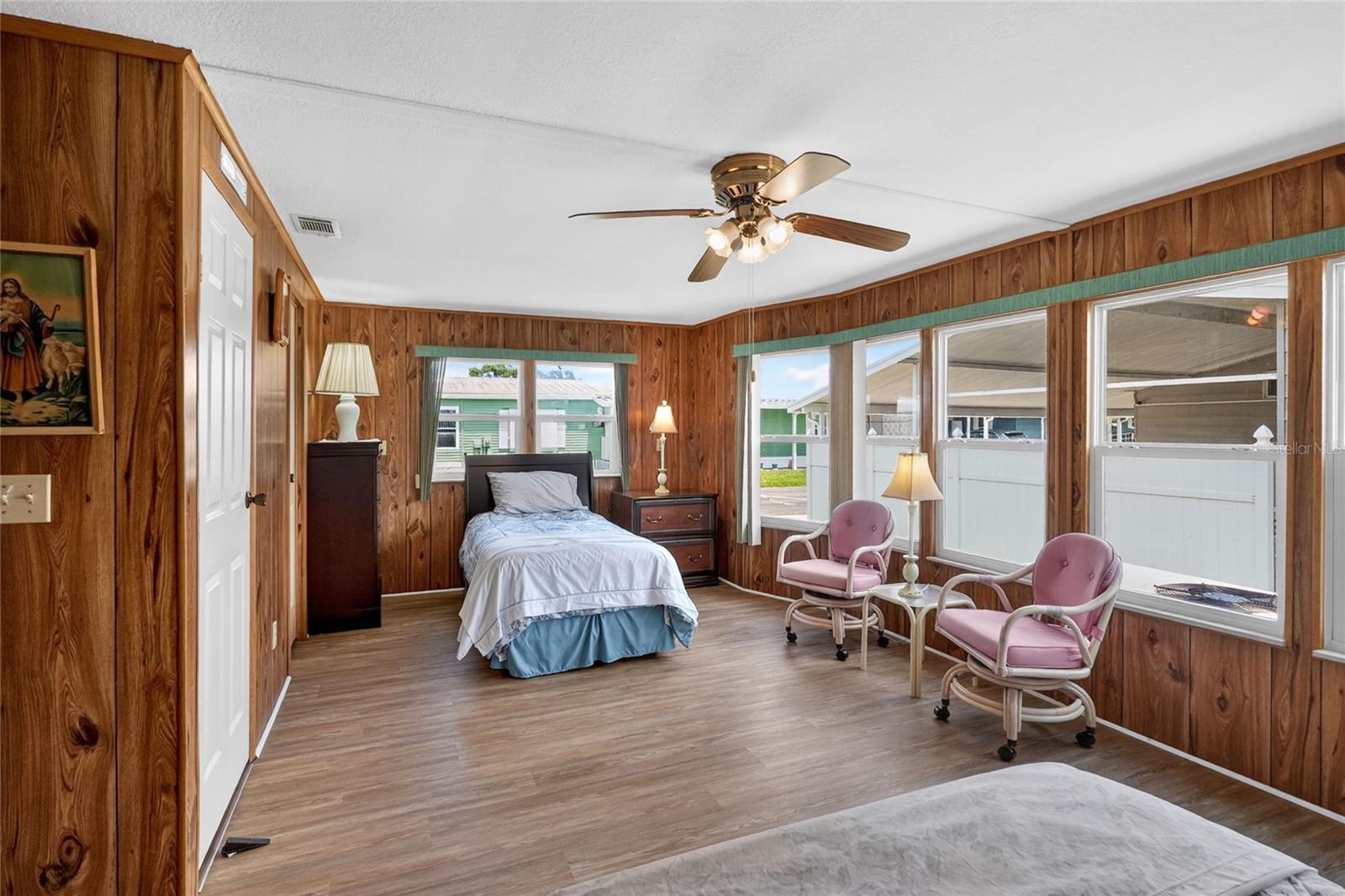 FLORAL LAKES - Residential