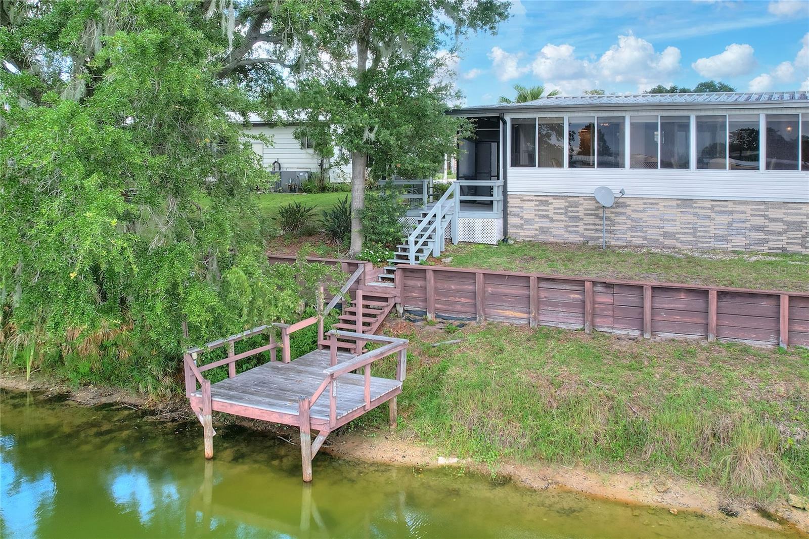 FLORAL LAKES - Residential