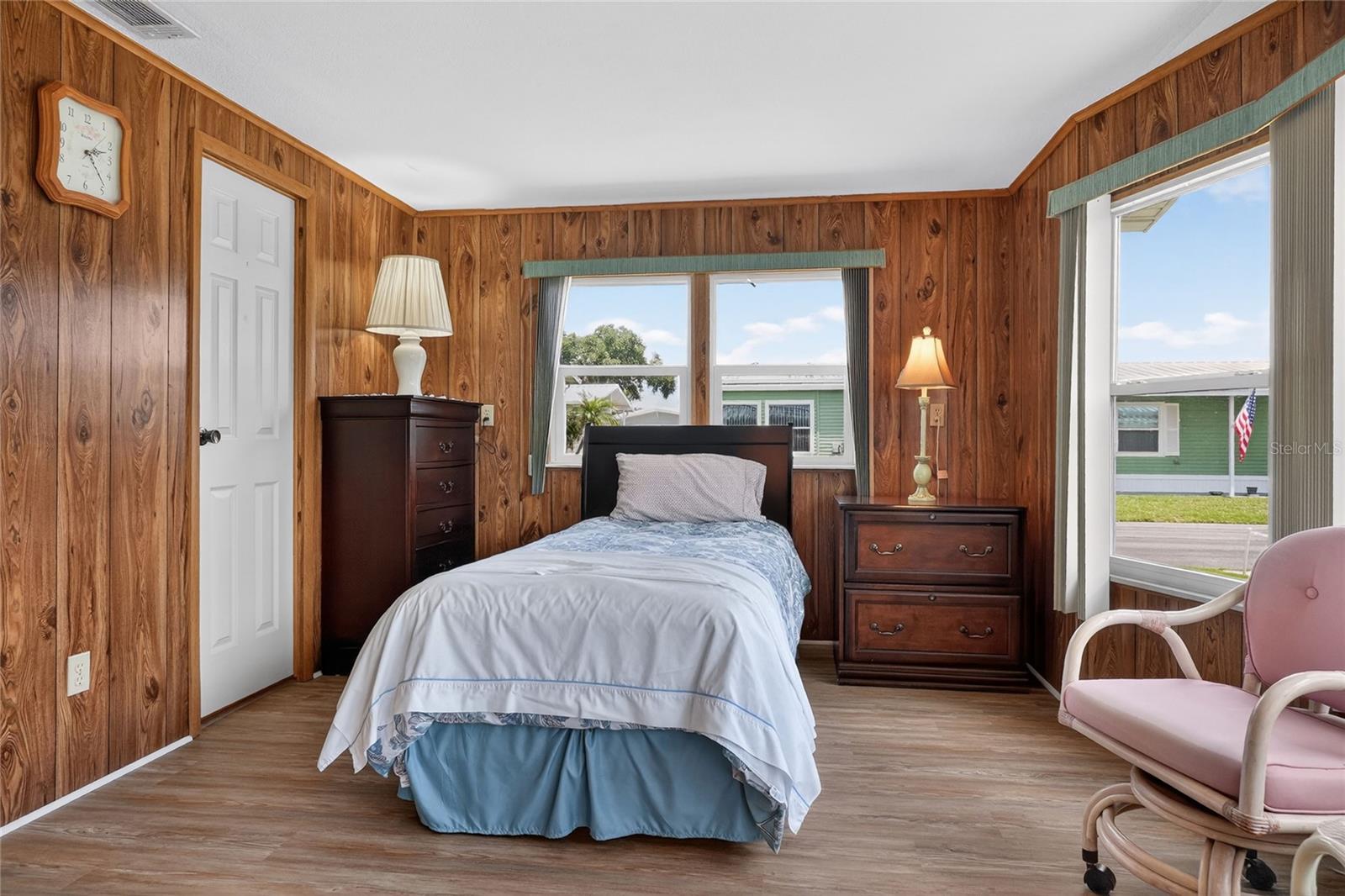 FLORAL LAKES - Residential