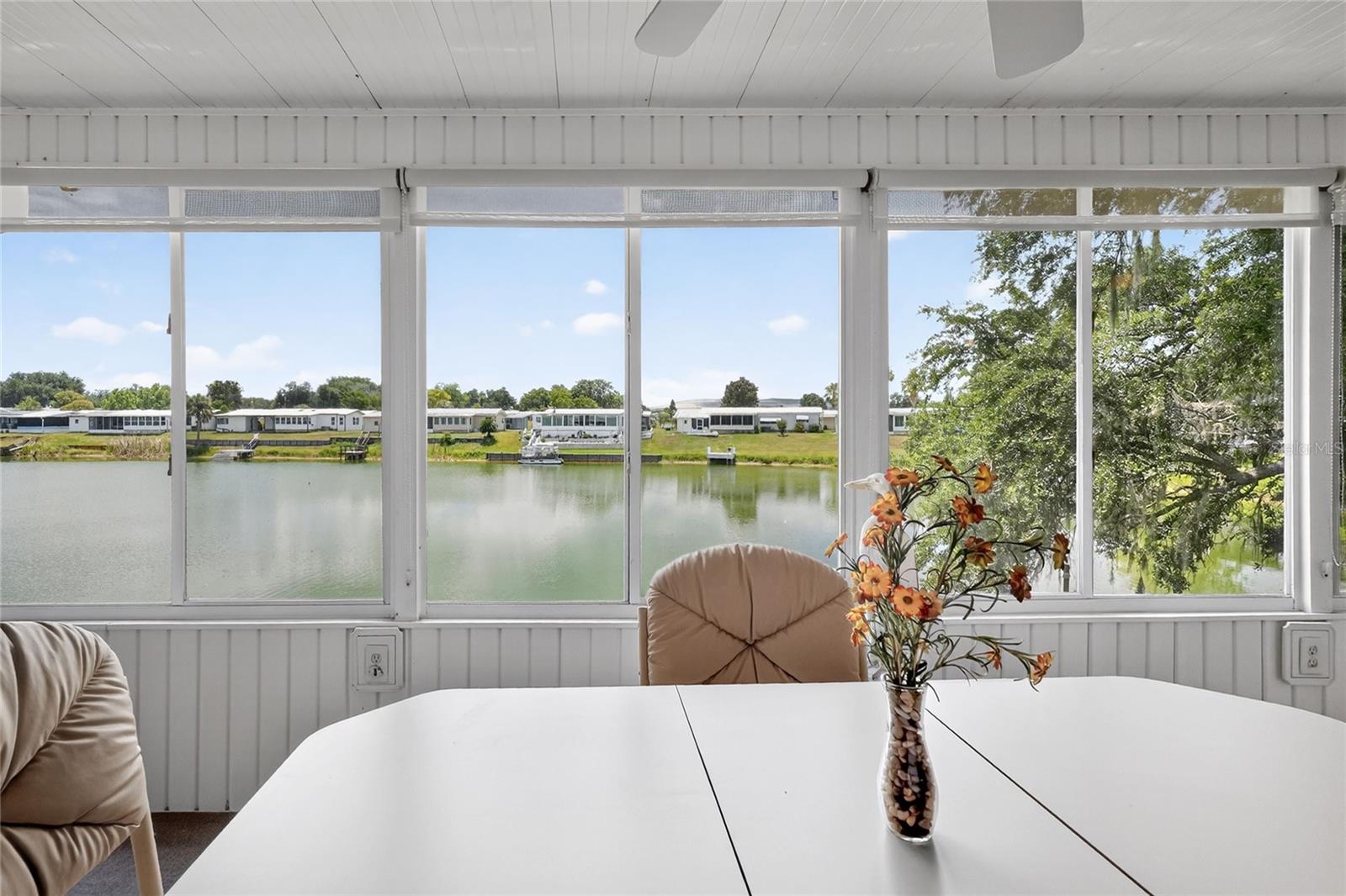 FLORAL LAKES - Residential