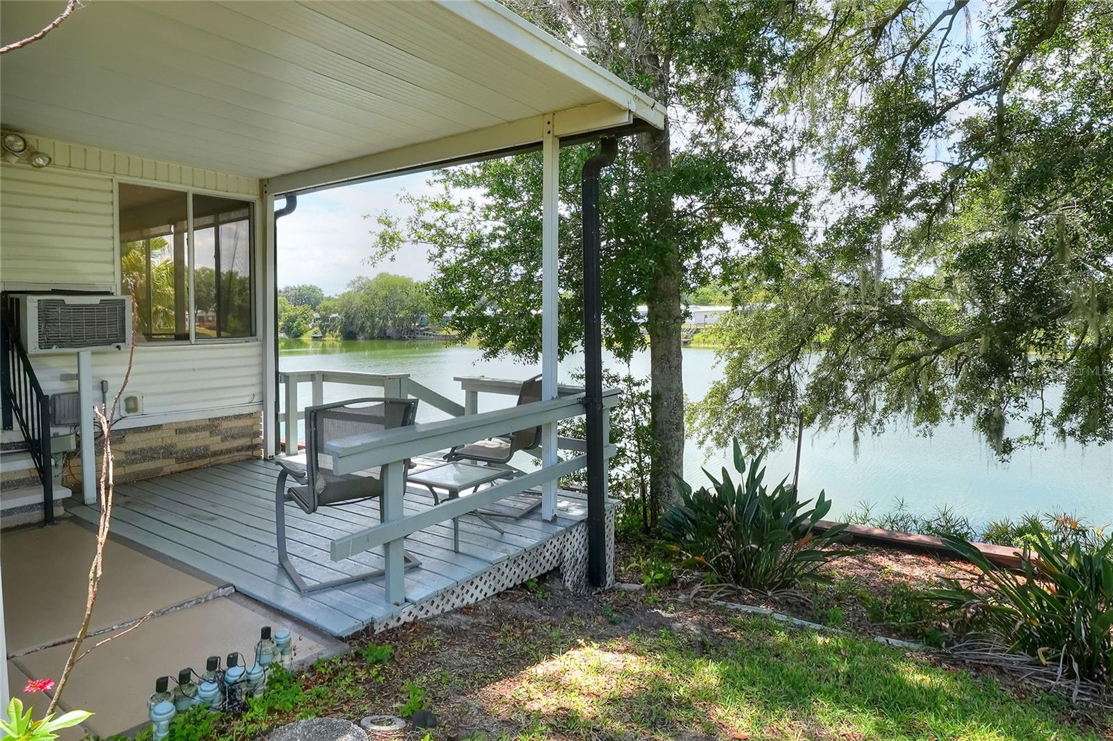 FLORAL LAKES - Residential