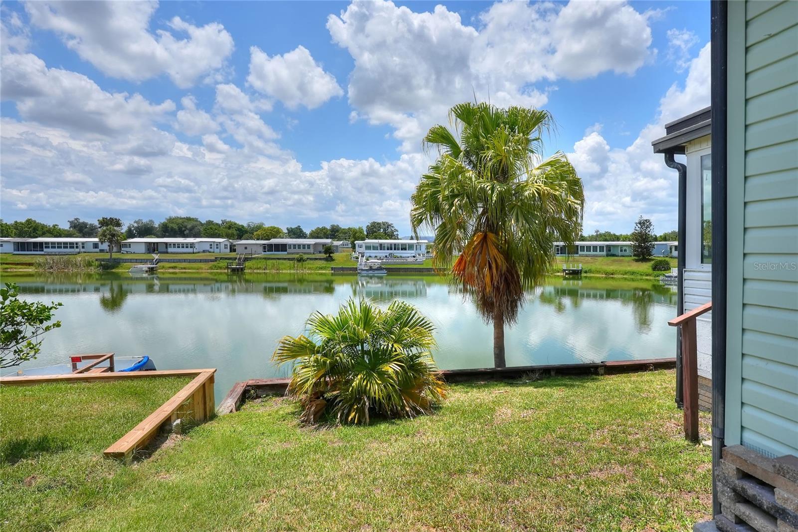 FLORAL LAKES - Residential