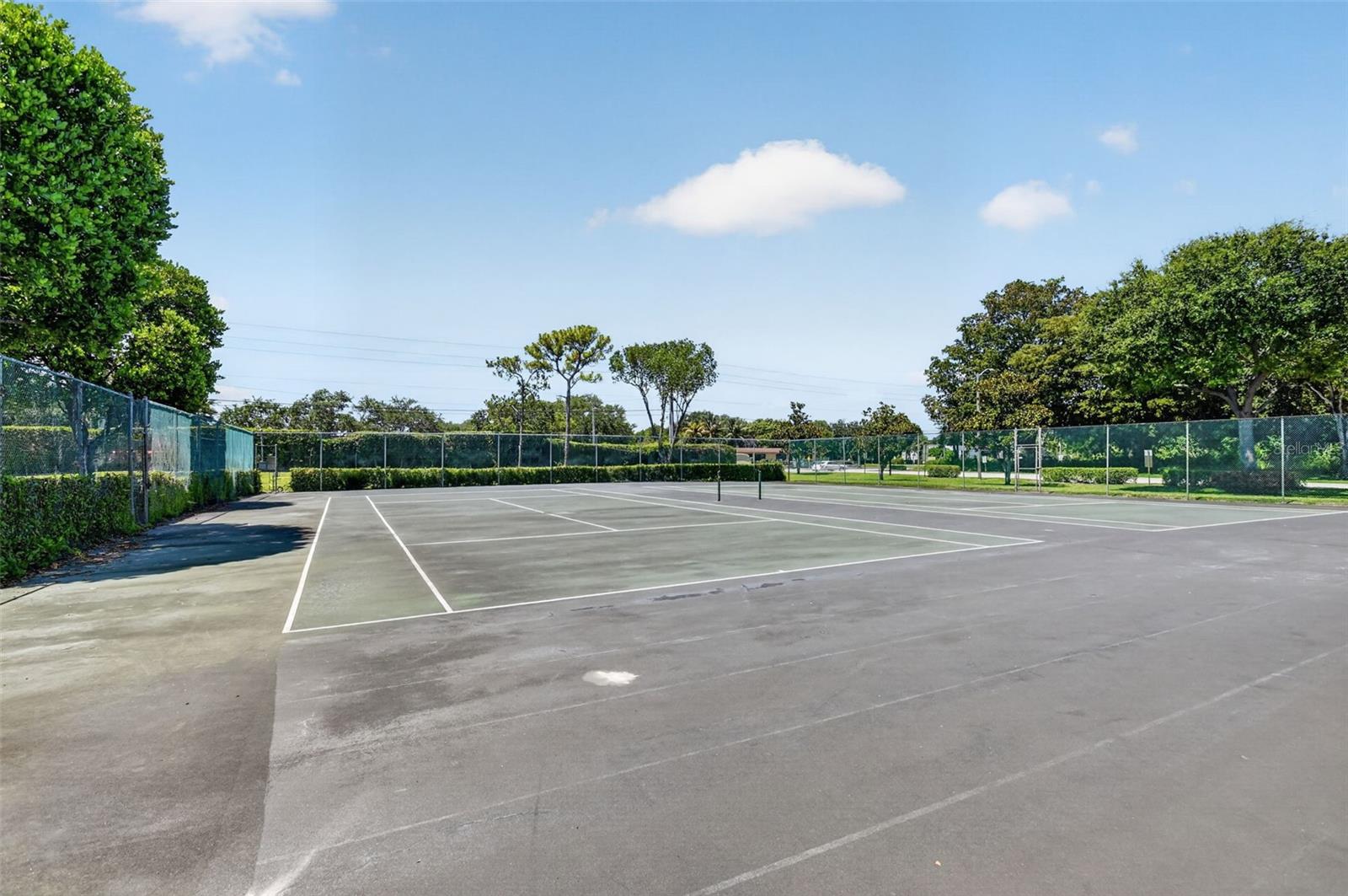 FOREST LAKES - Residential
