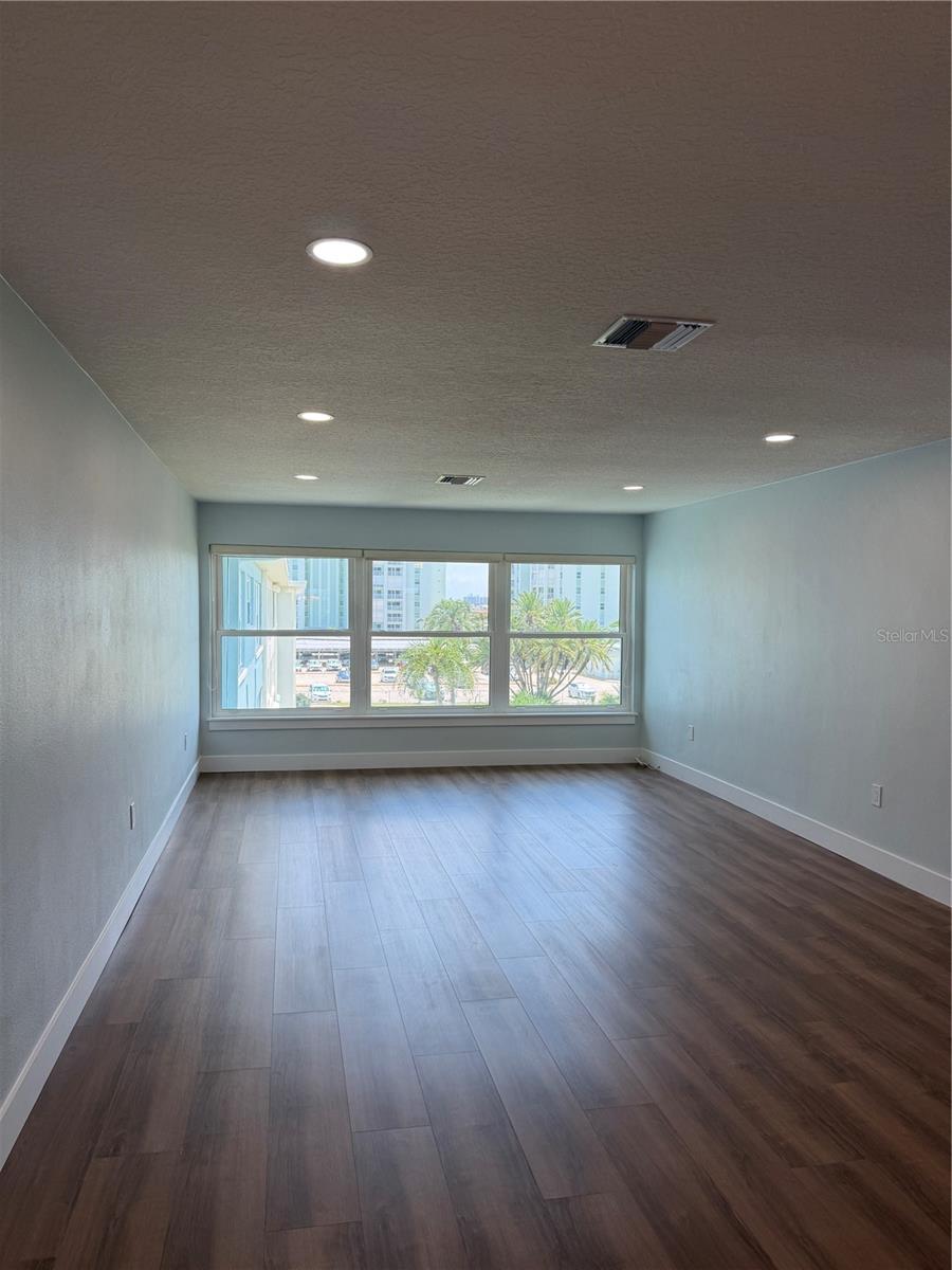 SYLVETTE CONDO - Residential